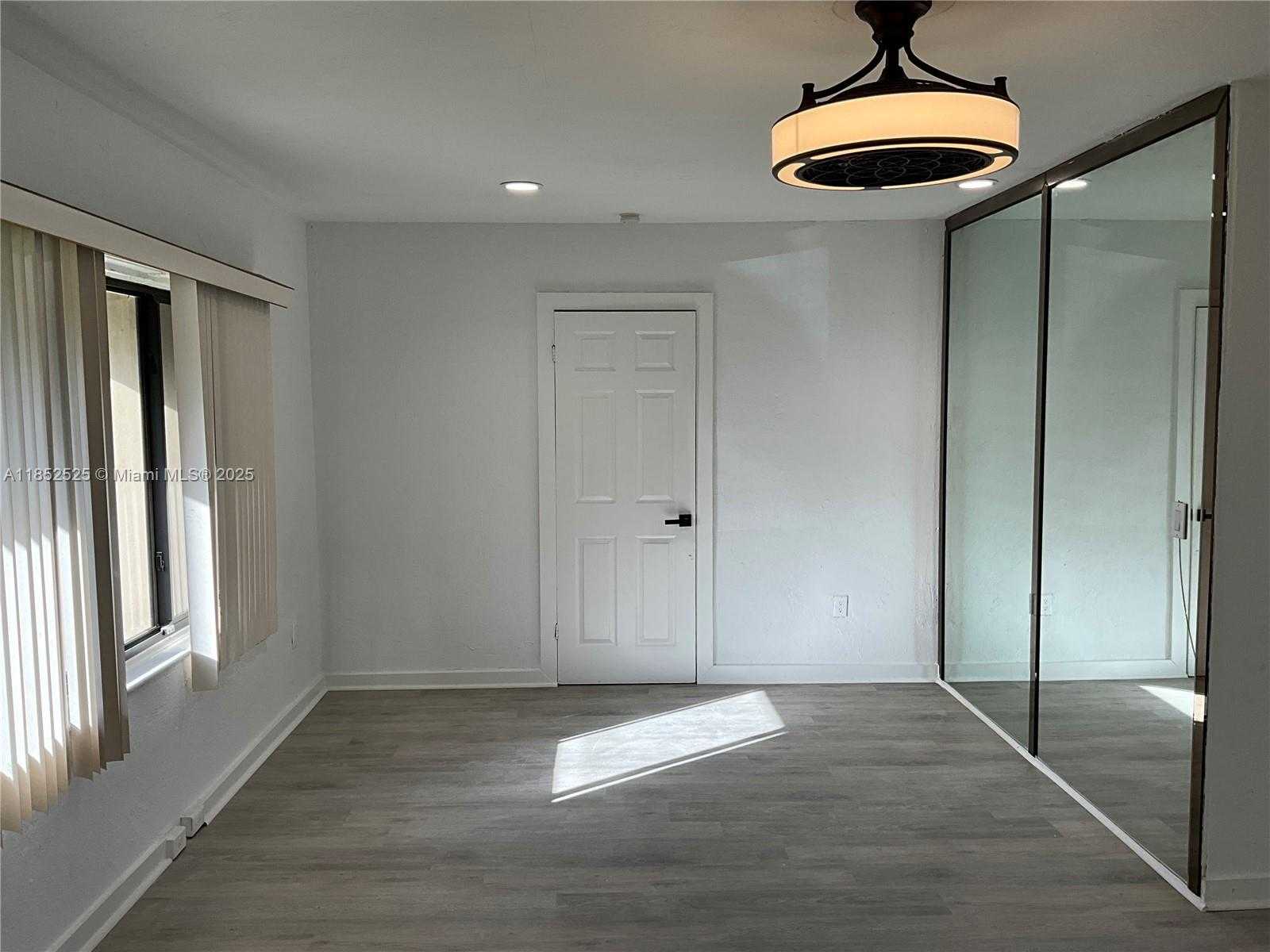 Small Image of 4821 NW 10 AVENUE, Miami Number 11