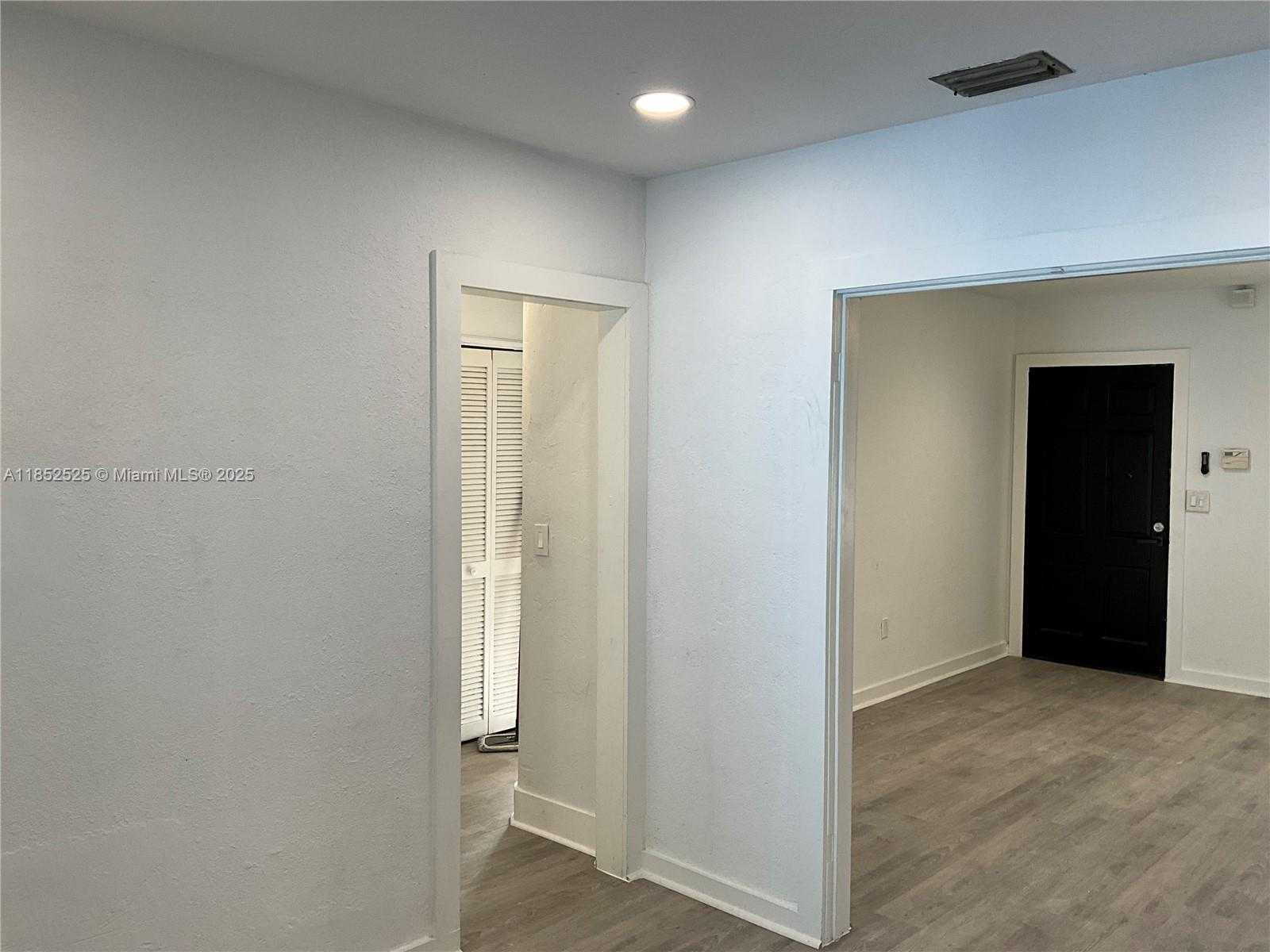 Small Image of 4821 NW 10 AVENUE, Miami Number 16