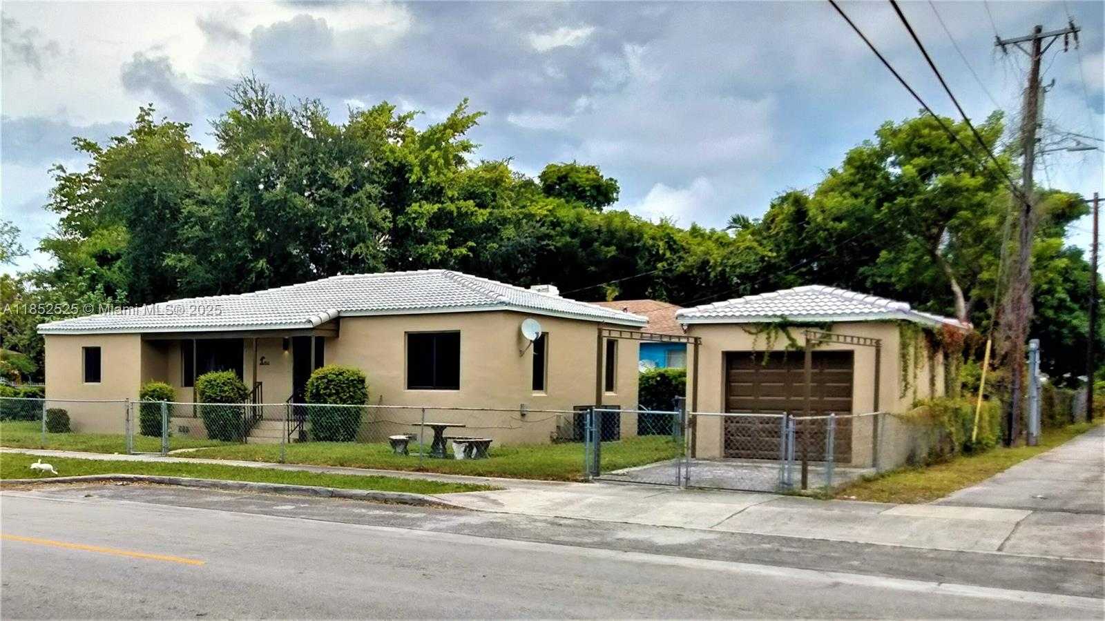 Small Image of 4821 NW 10 AVENUE, Miami Number 2