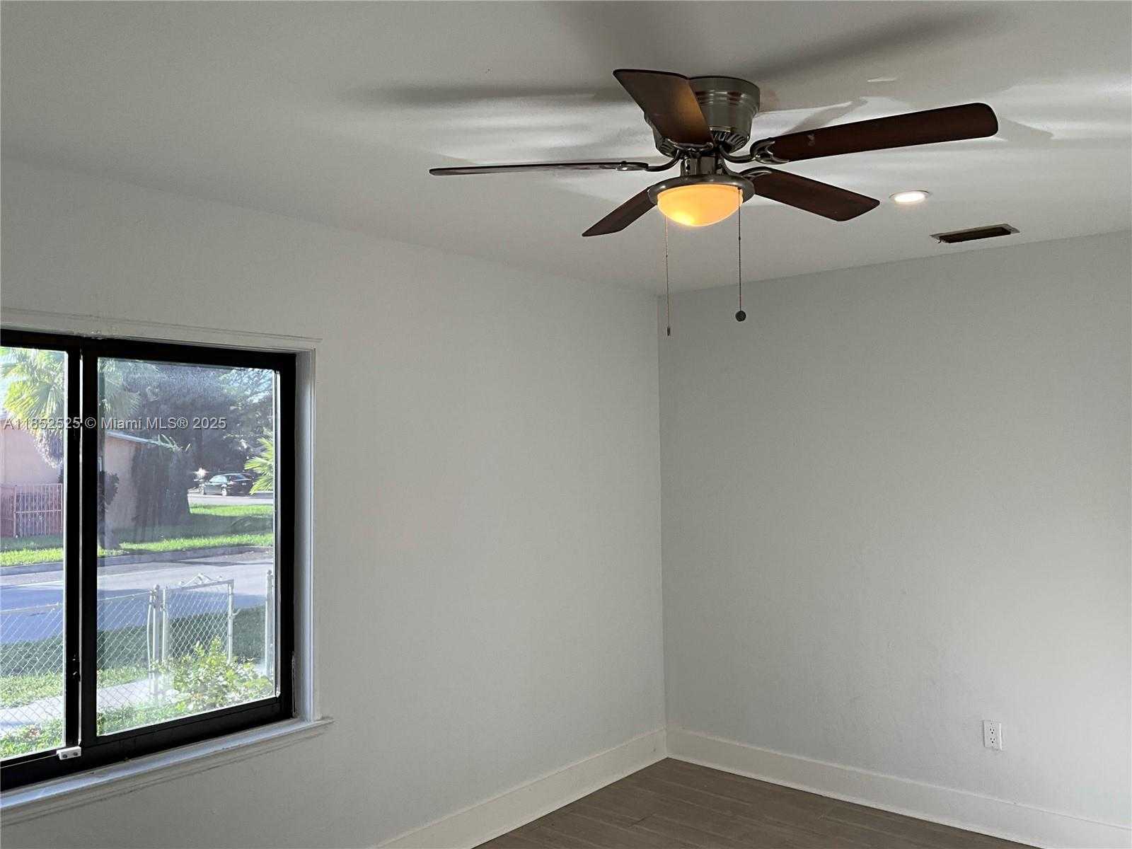 Small Image of 4821 NW 10 AVENUE, Miami Number 25