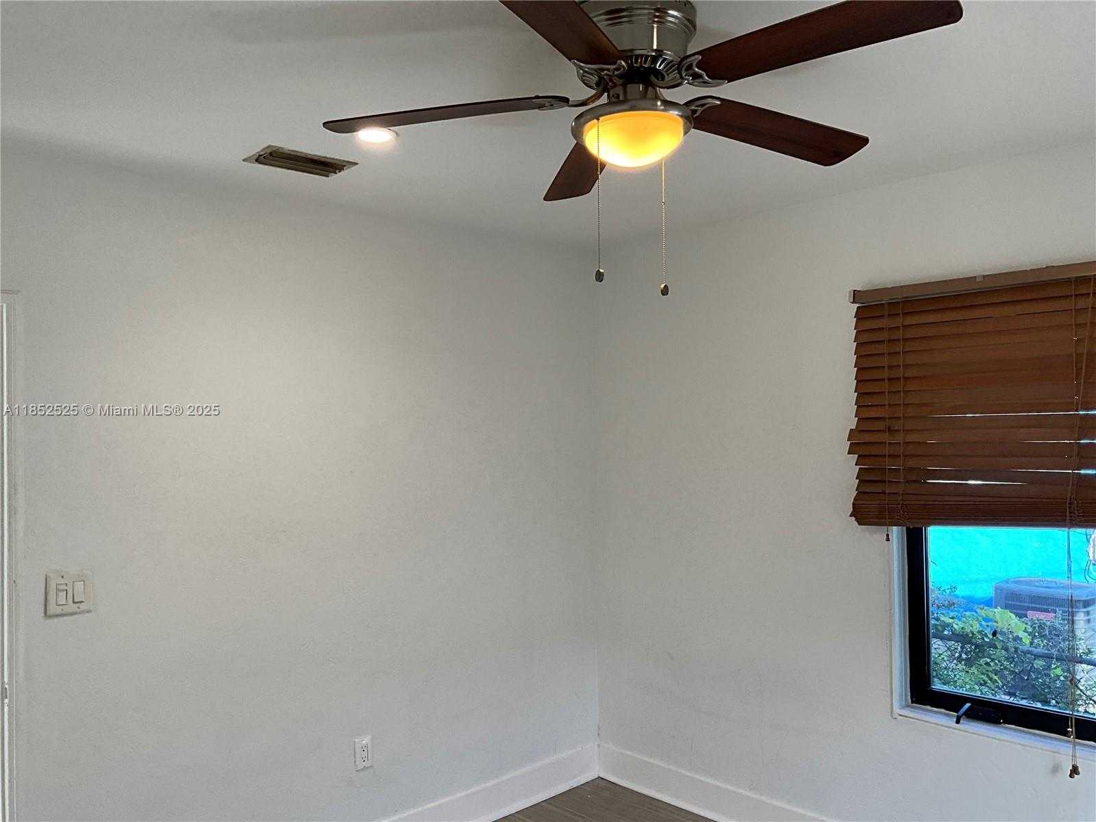 Small Image of 4821 NW 10 AVENUE, Miami Number 30