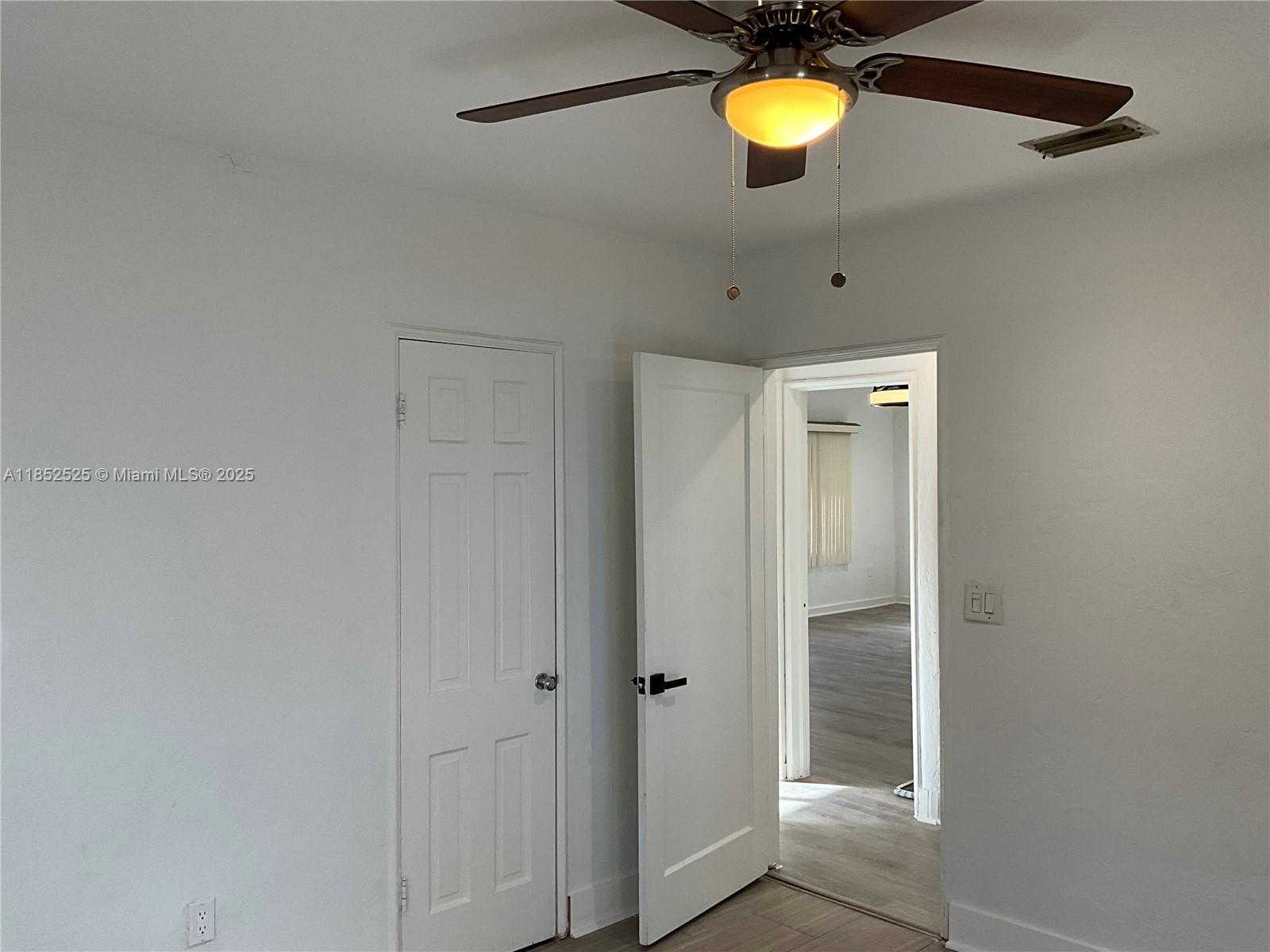 Small Image of 4821 NW 10 AVENUE, Miami Number 31