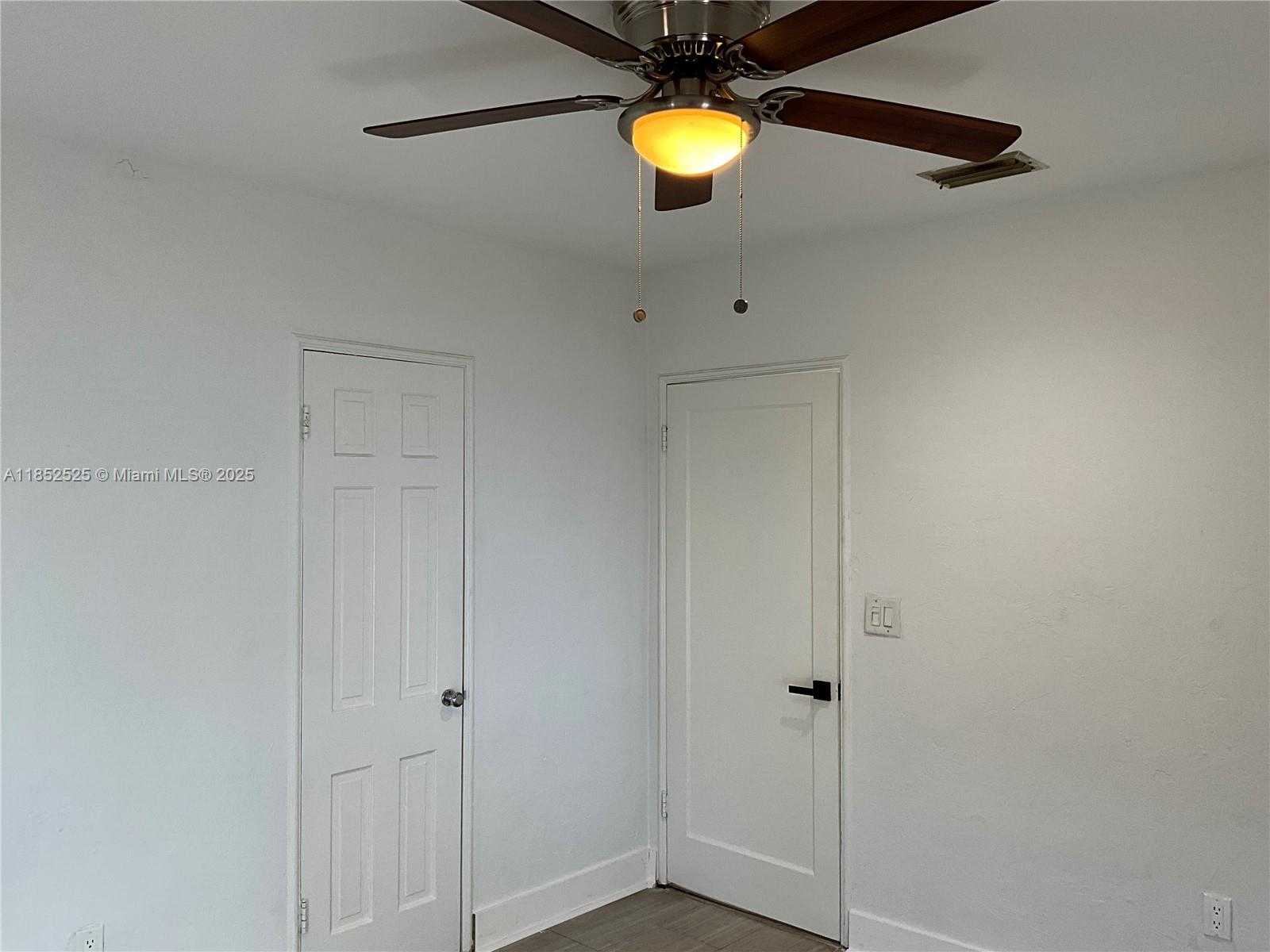 Small Image of 4821 NW 10 AVENUE, Miami Number 33