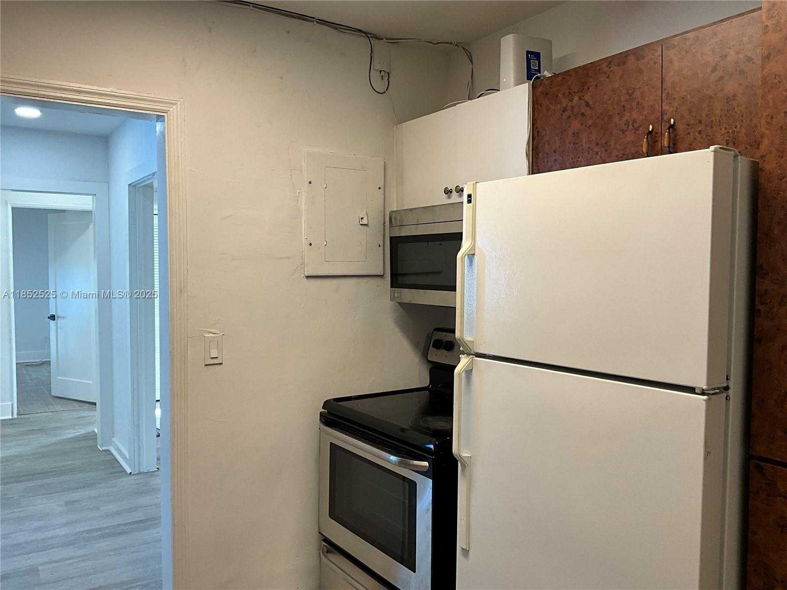 Small Image of 4821 NW 10 AVENUE, Miami Number 37