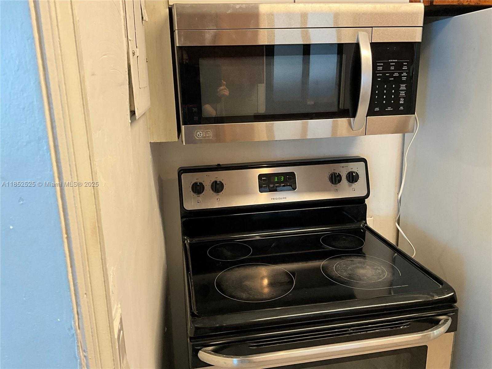 Small Image of 4821 NW 10 AVENUE, Miami Number 38