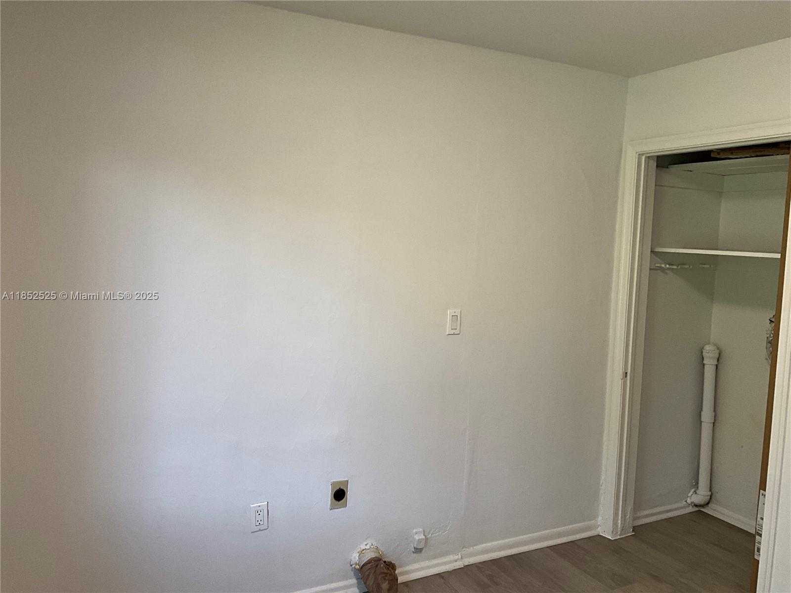 Small Image of 4821 NW 10 AVENUE, Miami Number 44