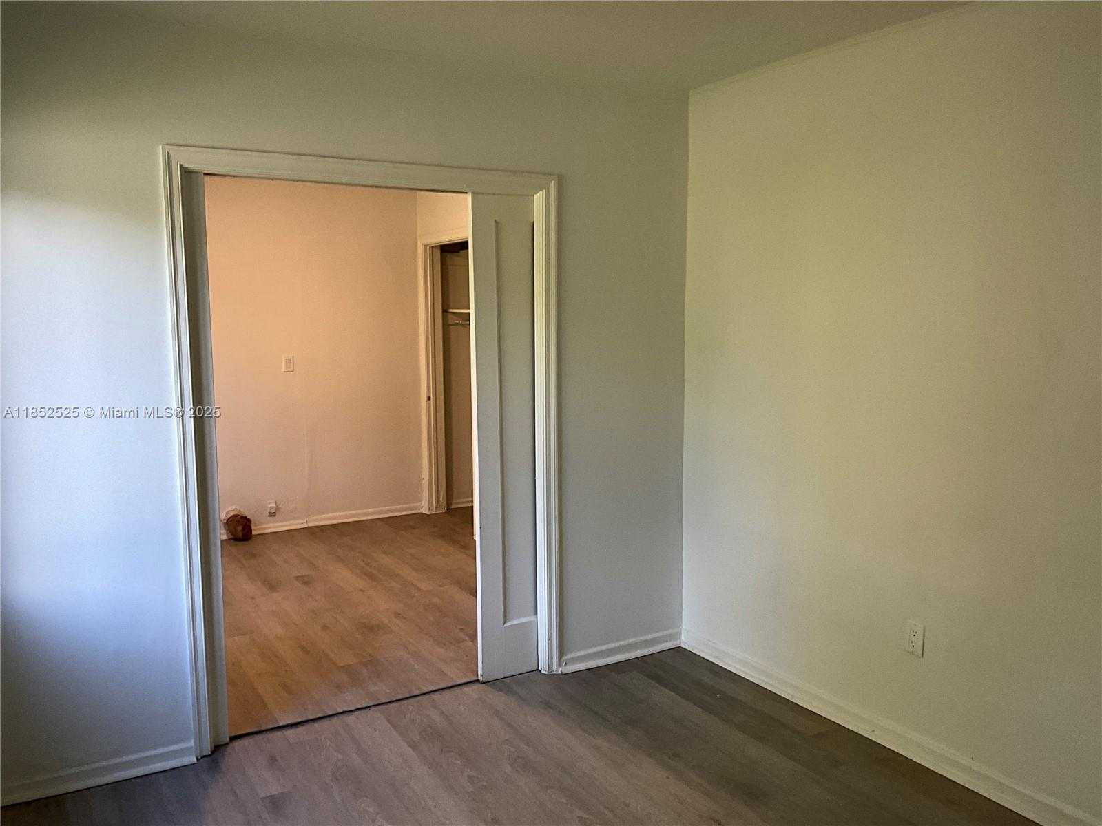 Small Image of 4821 NW 10 AVENUE, Miami Number 45