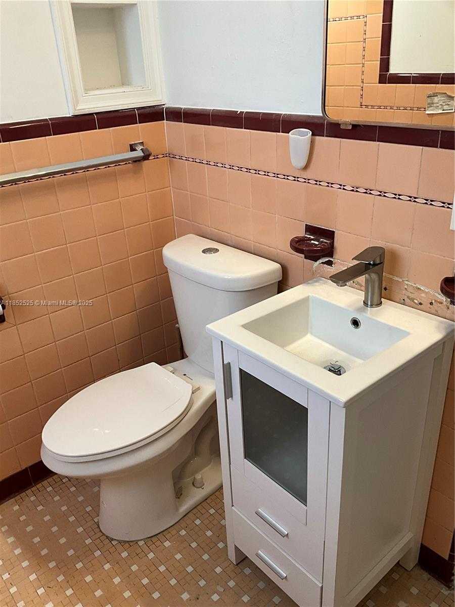 Small Image of 4821 NW 10 AVENUE, Miami Number 52