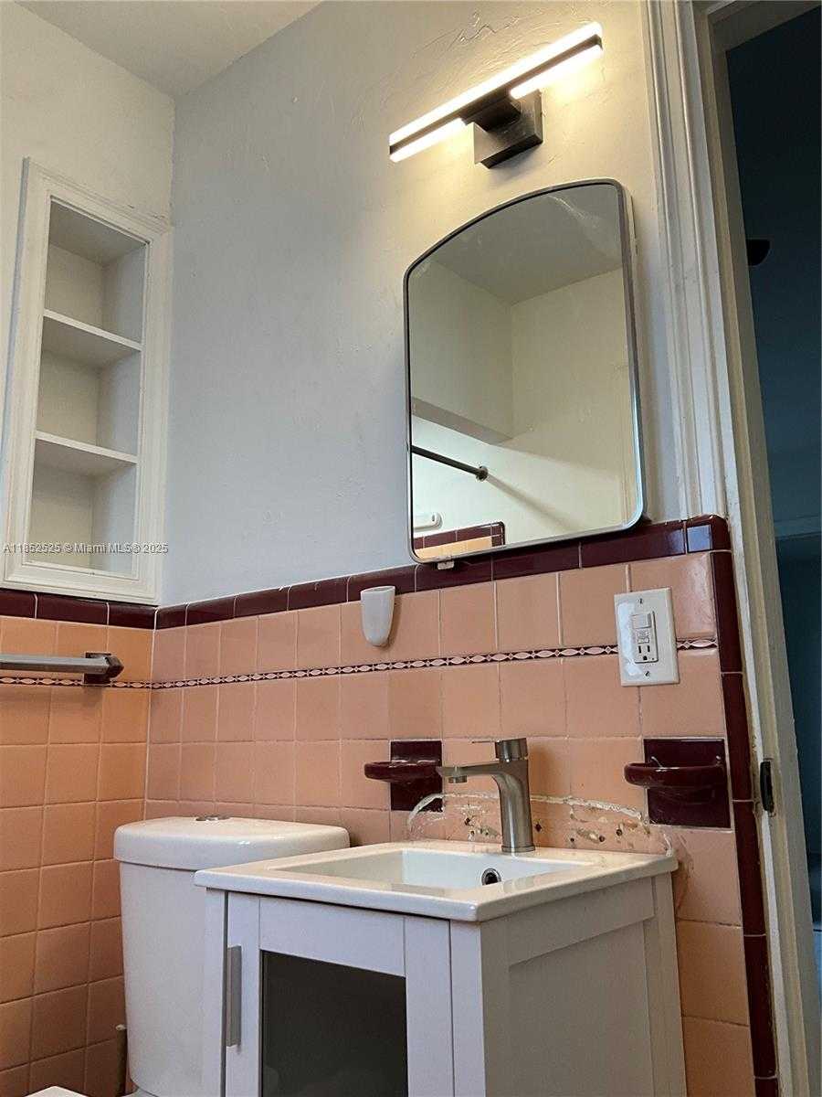 Small Image of 4821 NW 10 AVENUE, Miami Number 53