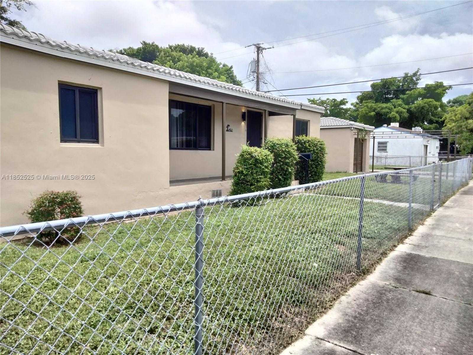 Small Image of 4821 NW 10 AVENUE, Miami Number 58