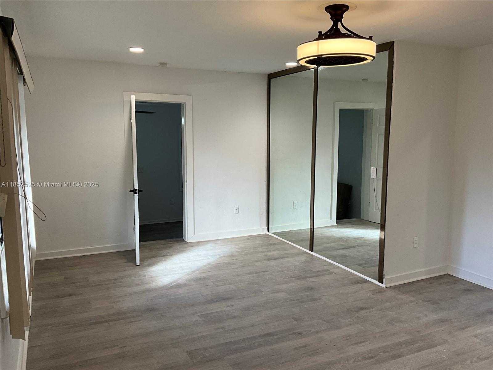 Small Image of 4821 NW 10 AVENUE, Miami Number 6