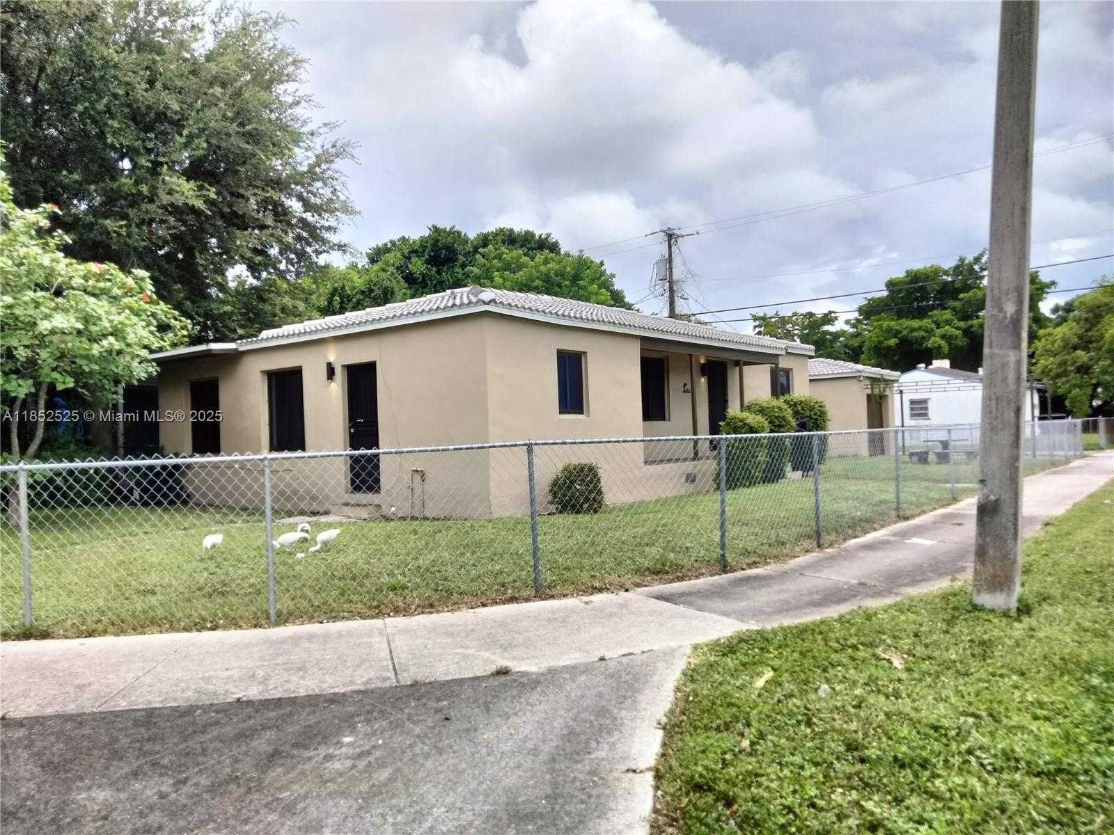 Small Image of 4821 NW 10 AVENUE, Miami Number 61