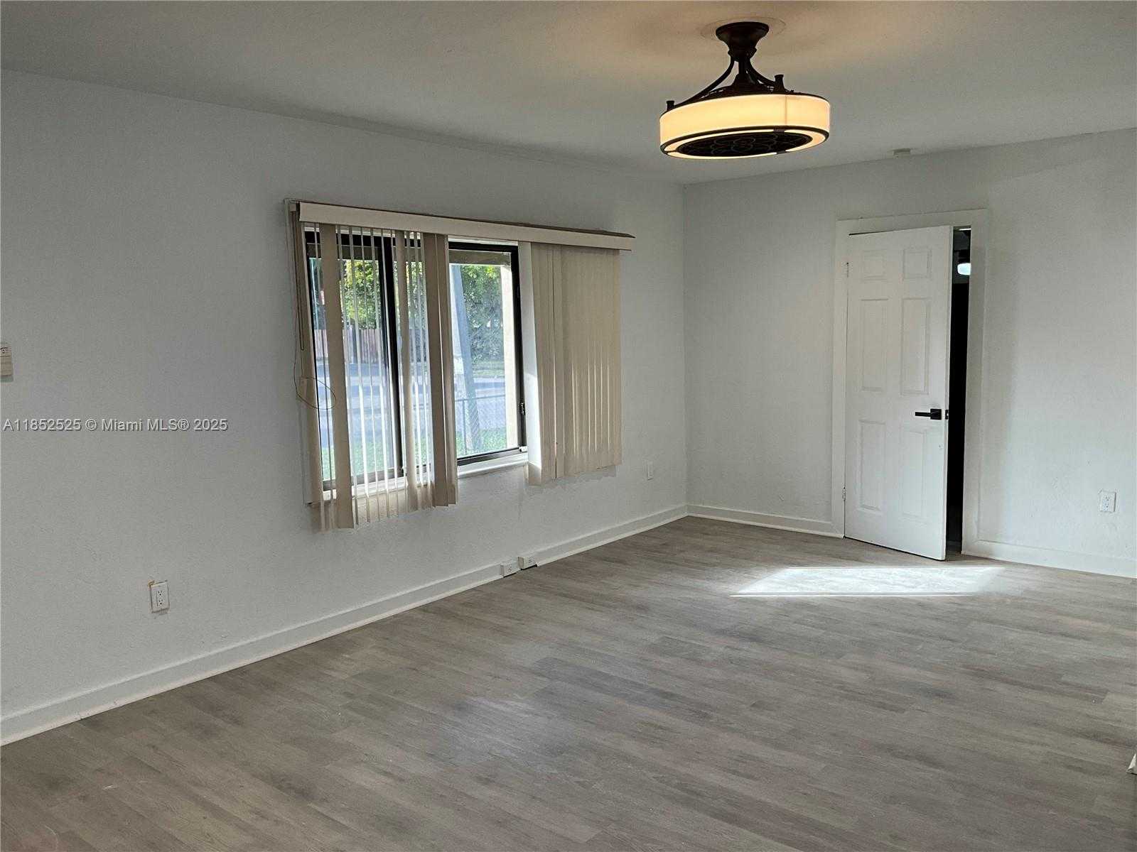 Small Image of 4821 NW 10 AVENUE, Miami Number 7