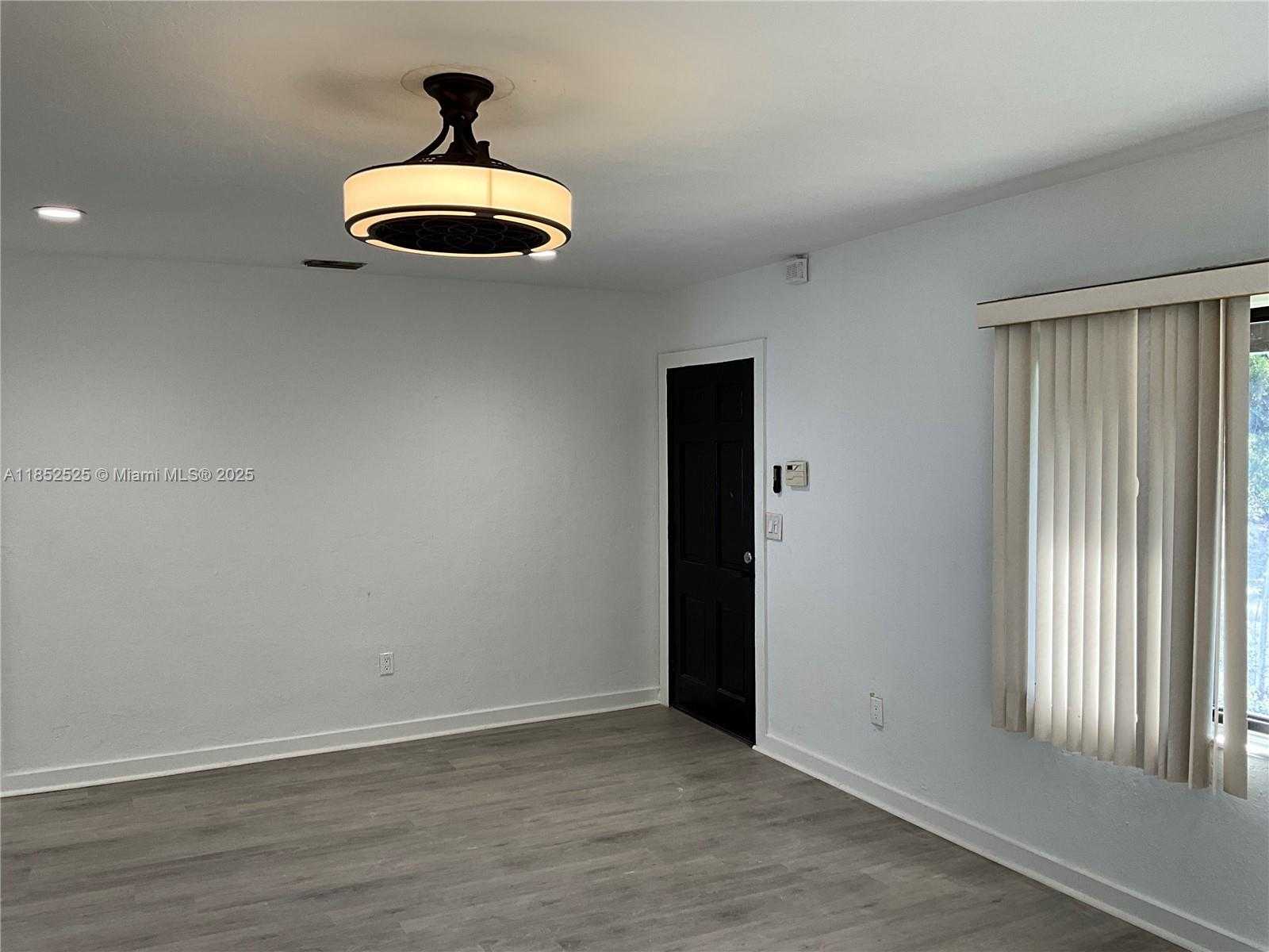 Small Image of 4821 NW 10 AVENUE, Miami Number 8