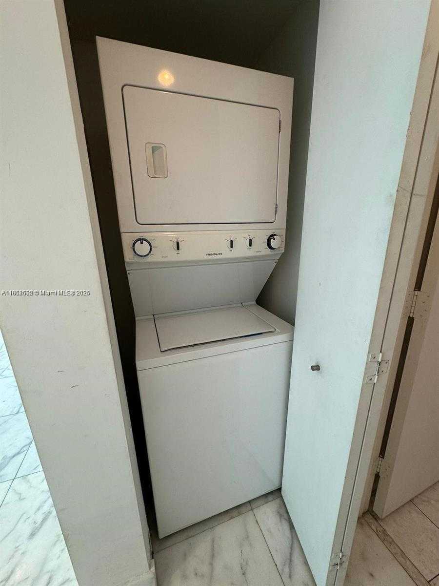 Small Image of 1331 BRICKELL BAY DR #1704, Miami Number 13