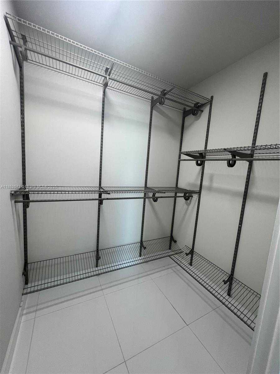 Small Image of 900 BISCAYNE BLVD #3010, Miami Number 12