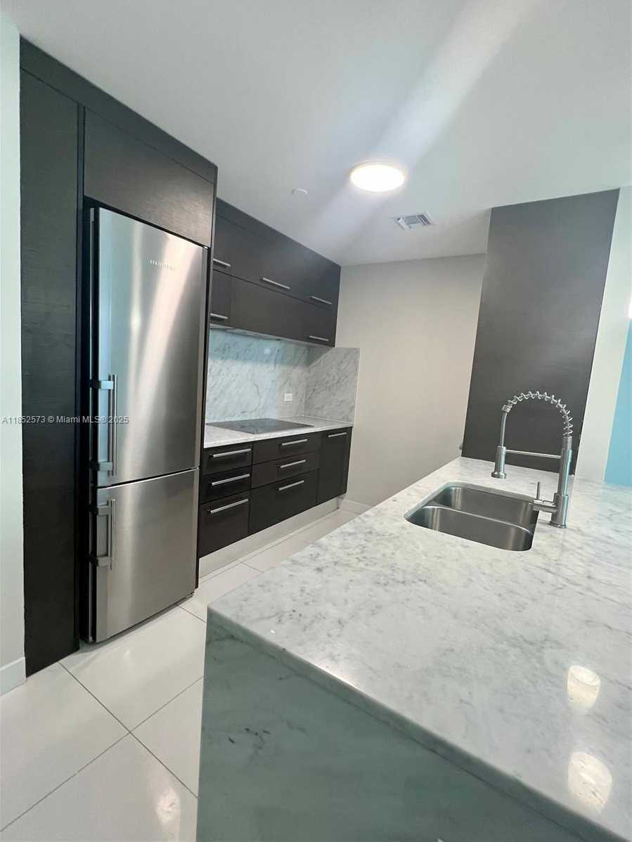 Small Image of 900 BISCAYNE BLVD #3010, Miami Number 5