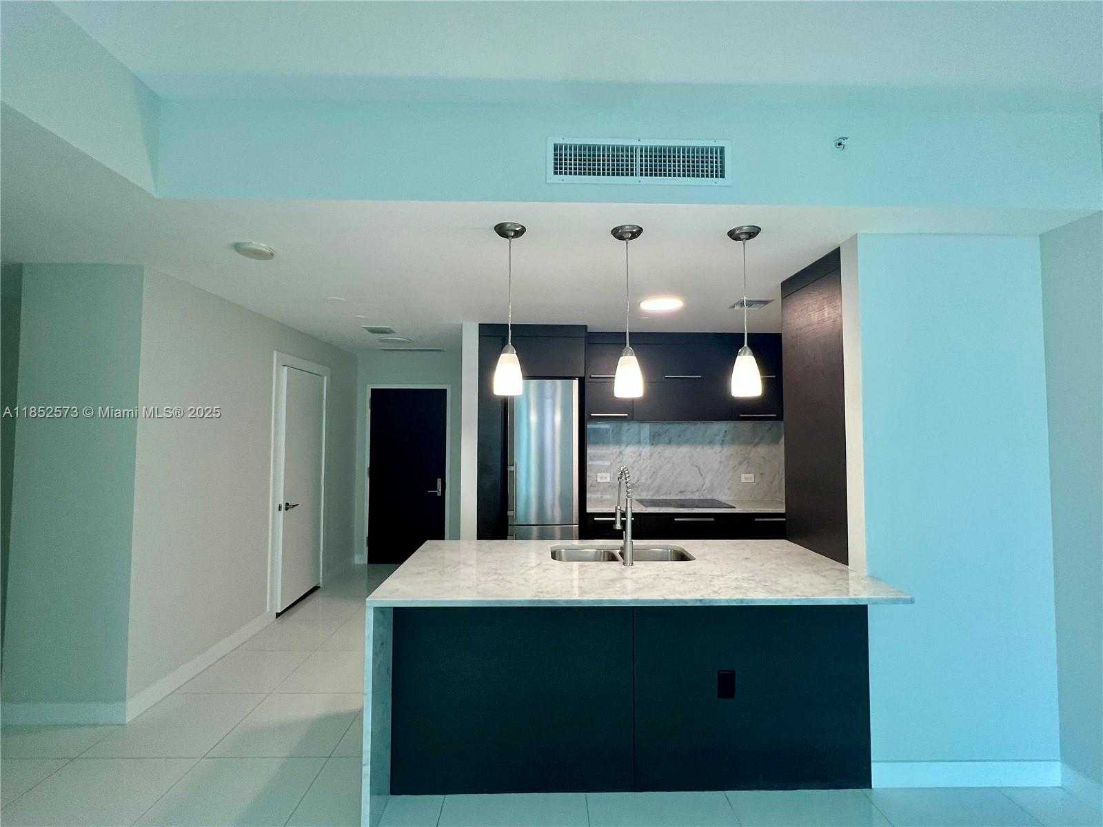 Small Image of 900 BISCAYNE BLVD #3010, Miami Number 6