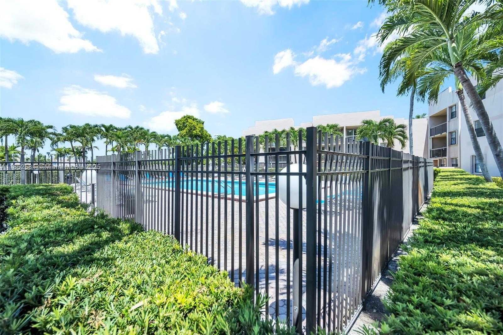 Small Image of 10525 SOUTH WEST 112TH AVE #113, Miami Number 27