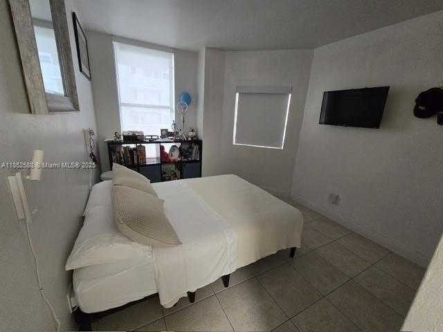 Small Image of 1440 BRICKELL BAY DR #605, Miami Number 10