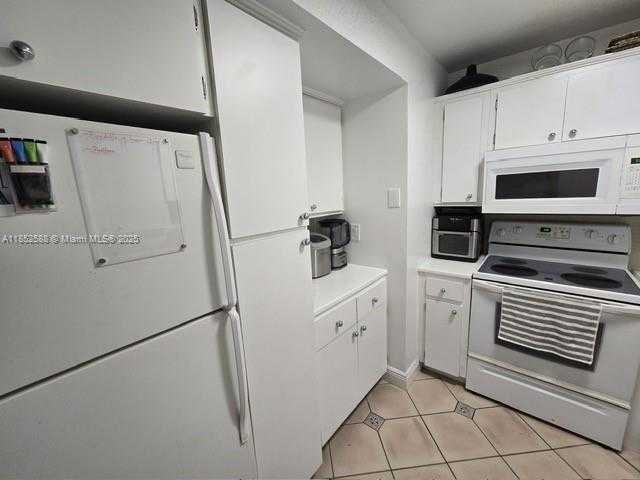Small Image of 1440 BRICKELL BAY DR #605, Miami Number 5