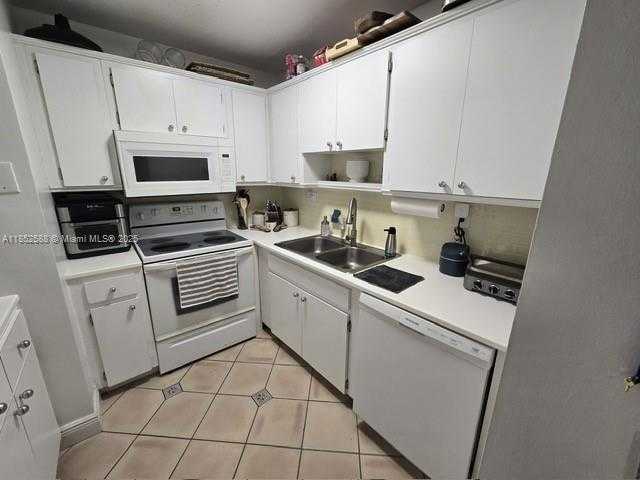 Small Image of 1440 BRICKELL BAY DR #605, Miami Number 6
