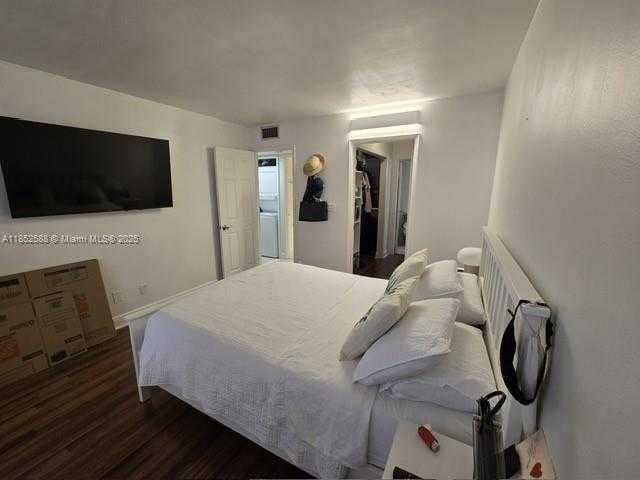Small Image of 1440 BRICKELL BAY DR #605, Miami Number 8