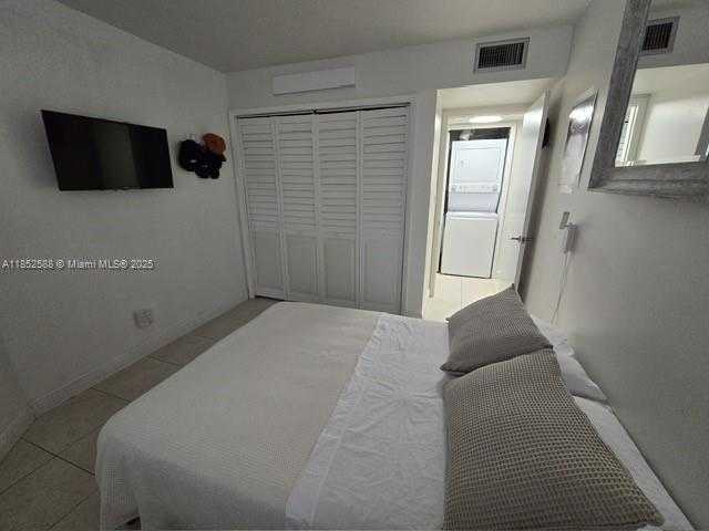 Small Image of 1440 BRICKELL BAY DR #605, Miami Number 9