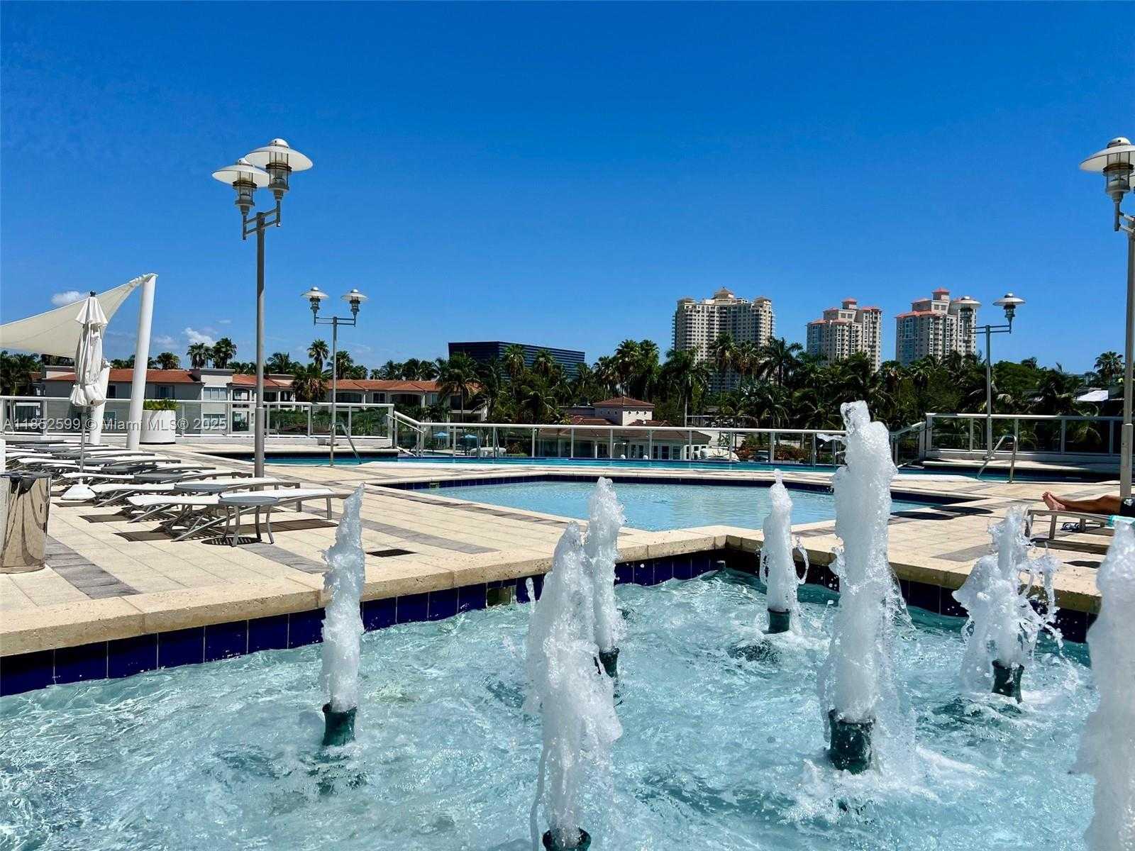 Imagen de Pequeño Objeto