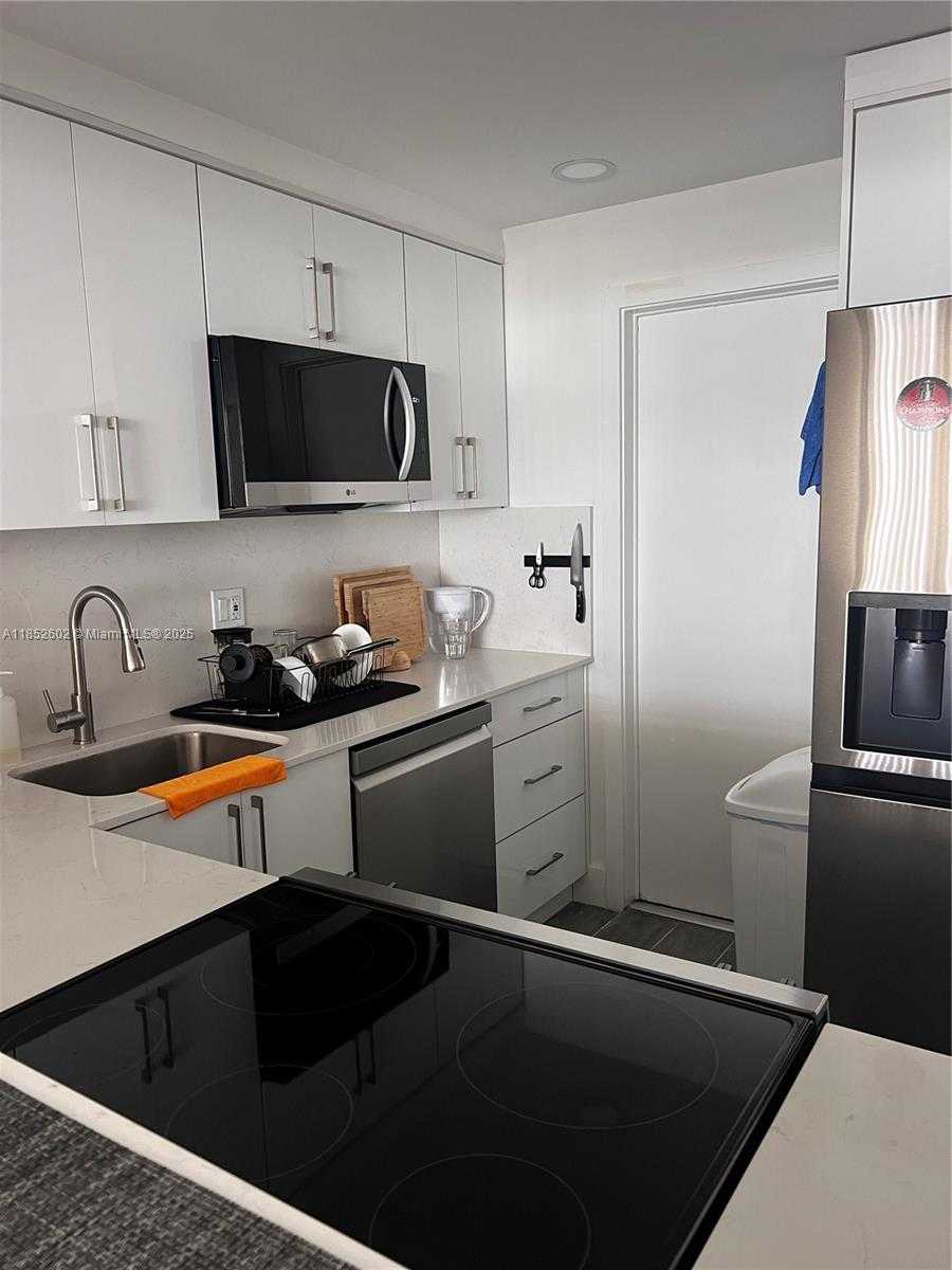 Small Image of 1825 SOUTH OCEAN DR #1007, Hallandale Beach Number 2