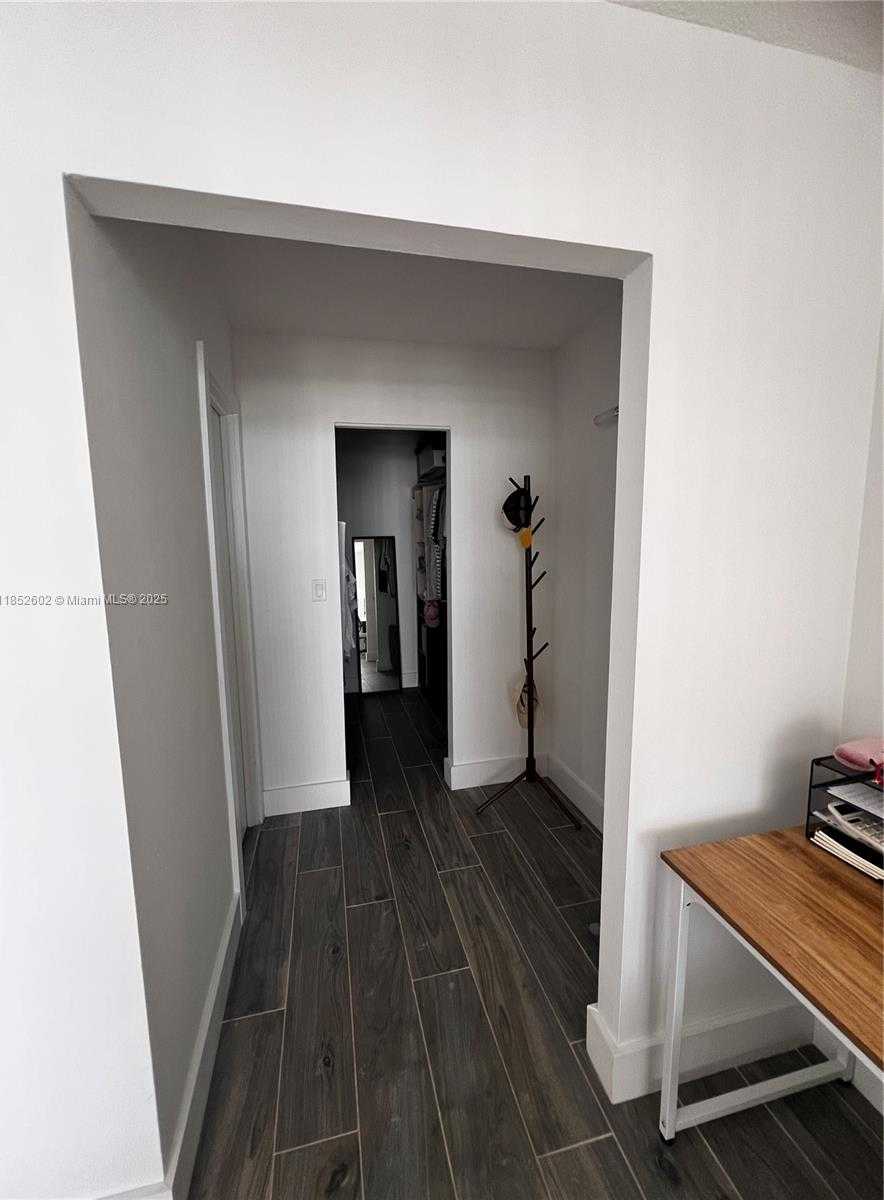 Small Image of 1825 SOUTH OCEAN DR #1007, Hallandale Beach Number 6