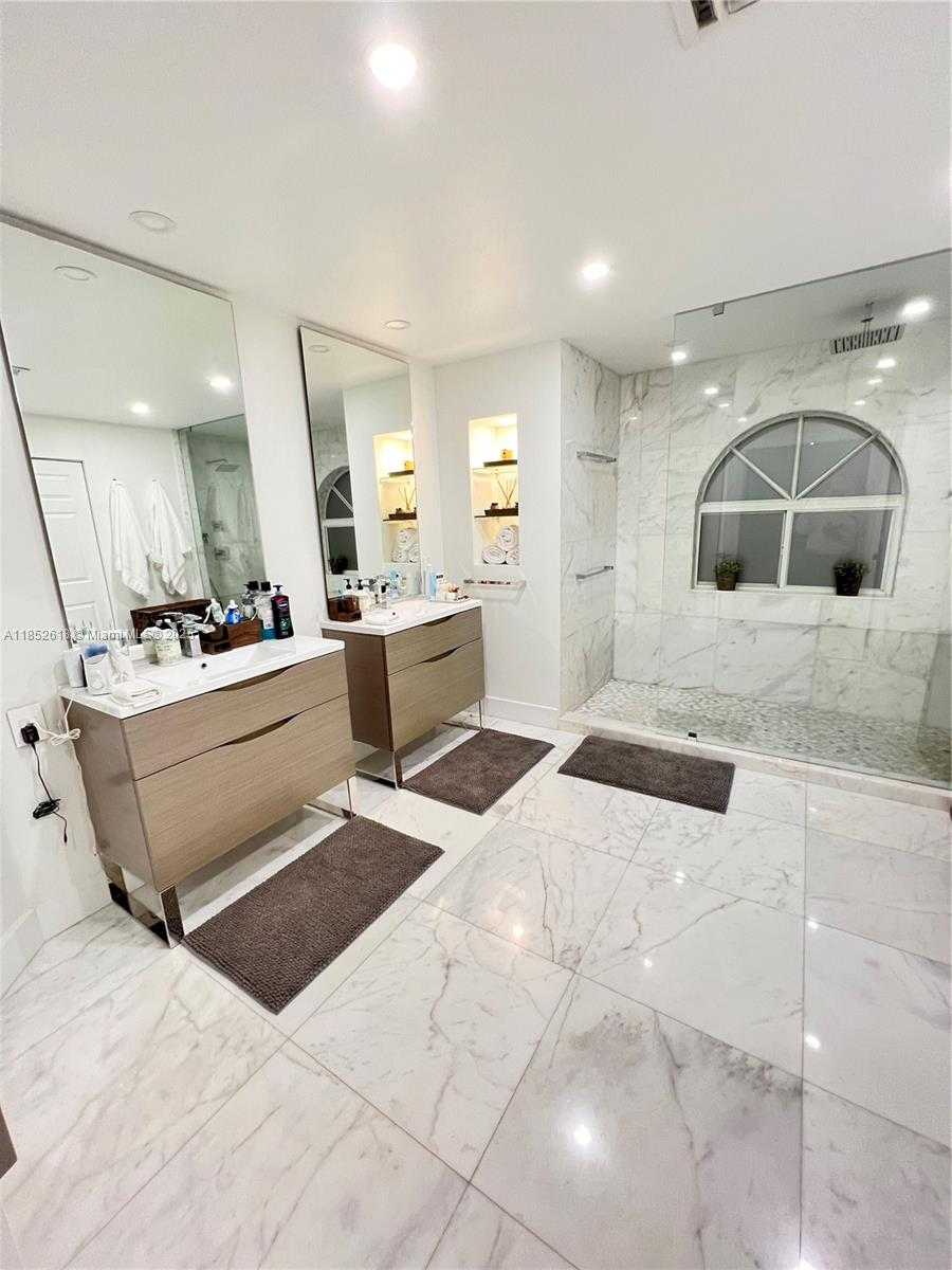 Small Image of 15628 SOUTH WEST 16TH ST, Pembroke Pines Number 25