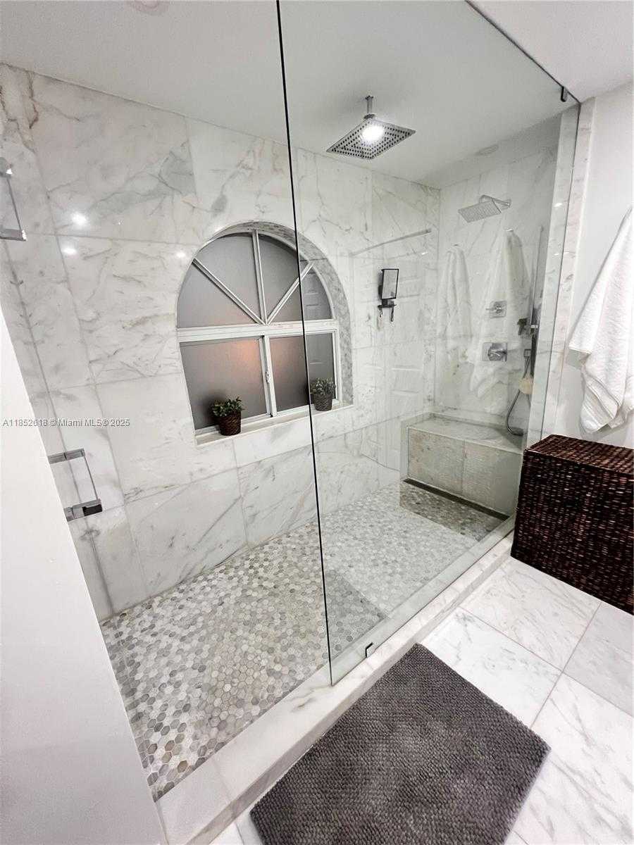 Small Image of 15628 SOUTH WEST 16TH ST, Pembroke Pines Number 26
