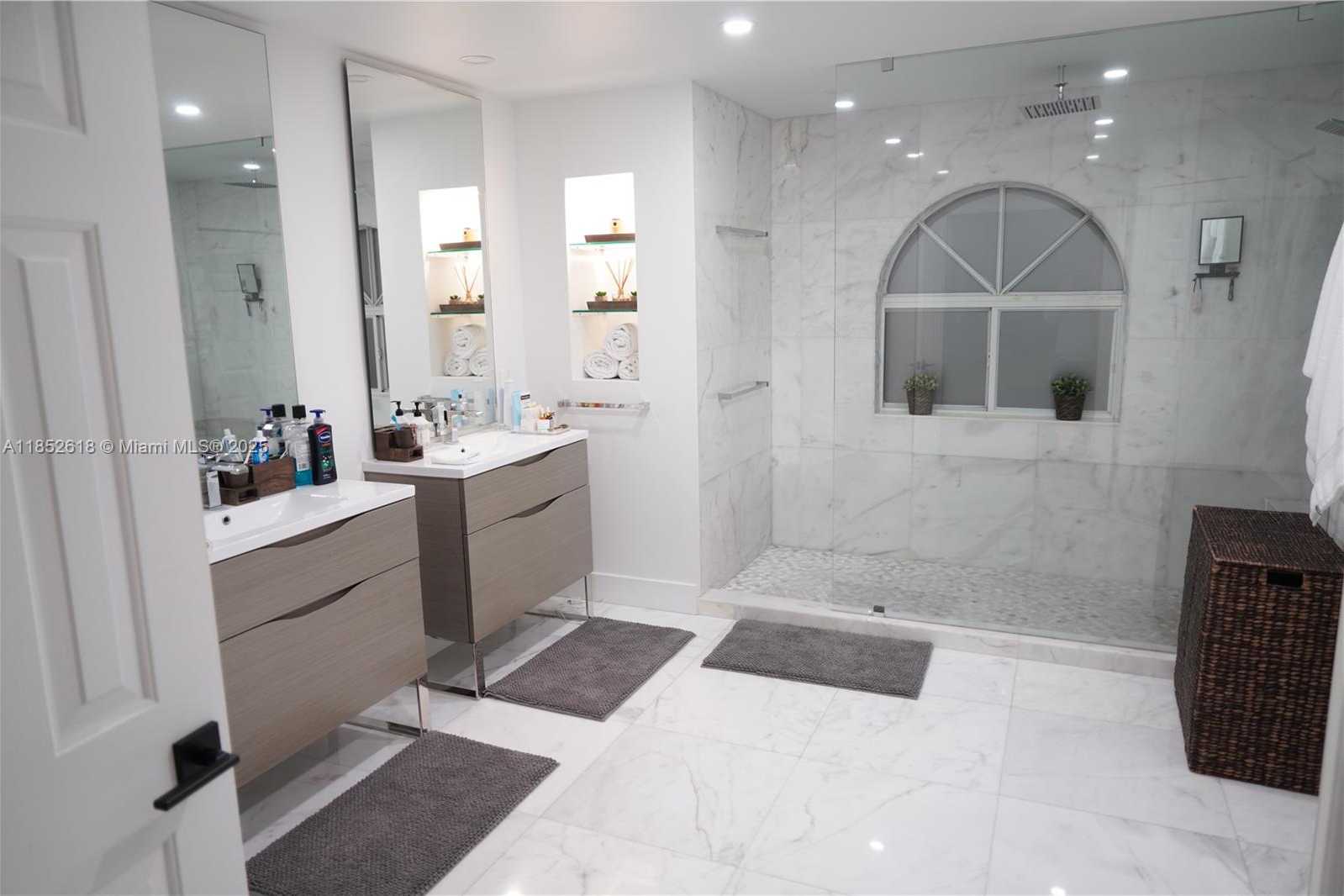 Small Image of 15628 SOUTH WEST 16TH ST, Pembroke Pines Number 27