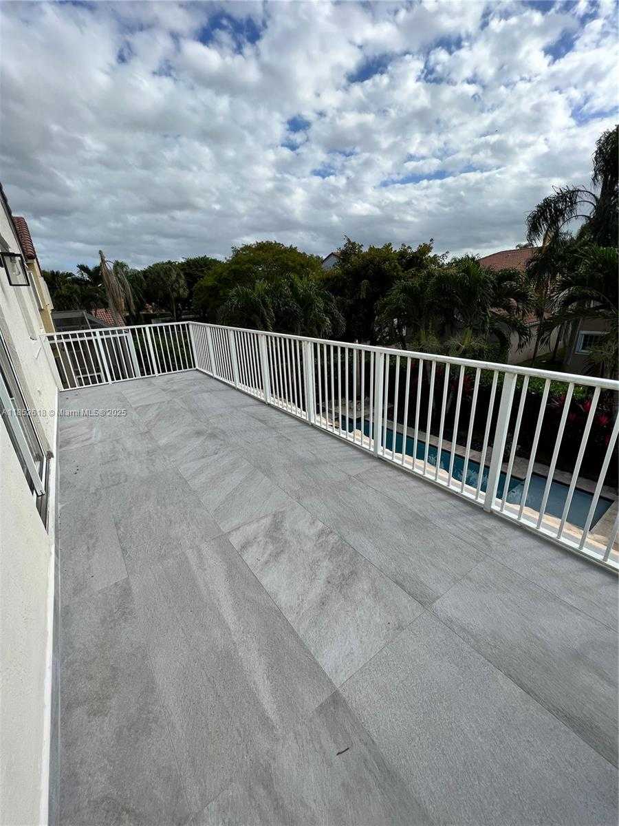 Small Image of 15628 SOUTH WEST 16TH ST, Pembroke Pines Number 31