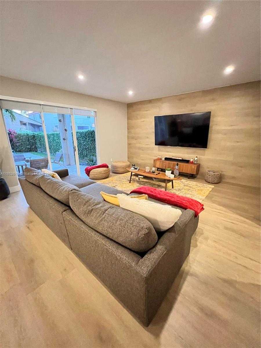 Small Image of 15628 SOUTH WEST 16TH ST, Pembroke Pines Number 9