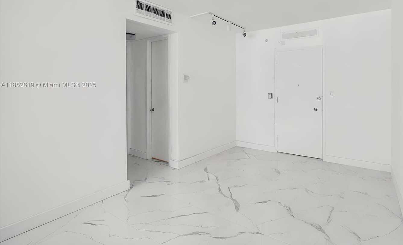 Small Image of 5055 COLLINS AVE #5A, Miami Beach Number 10