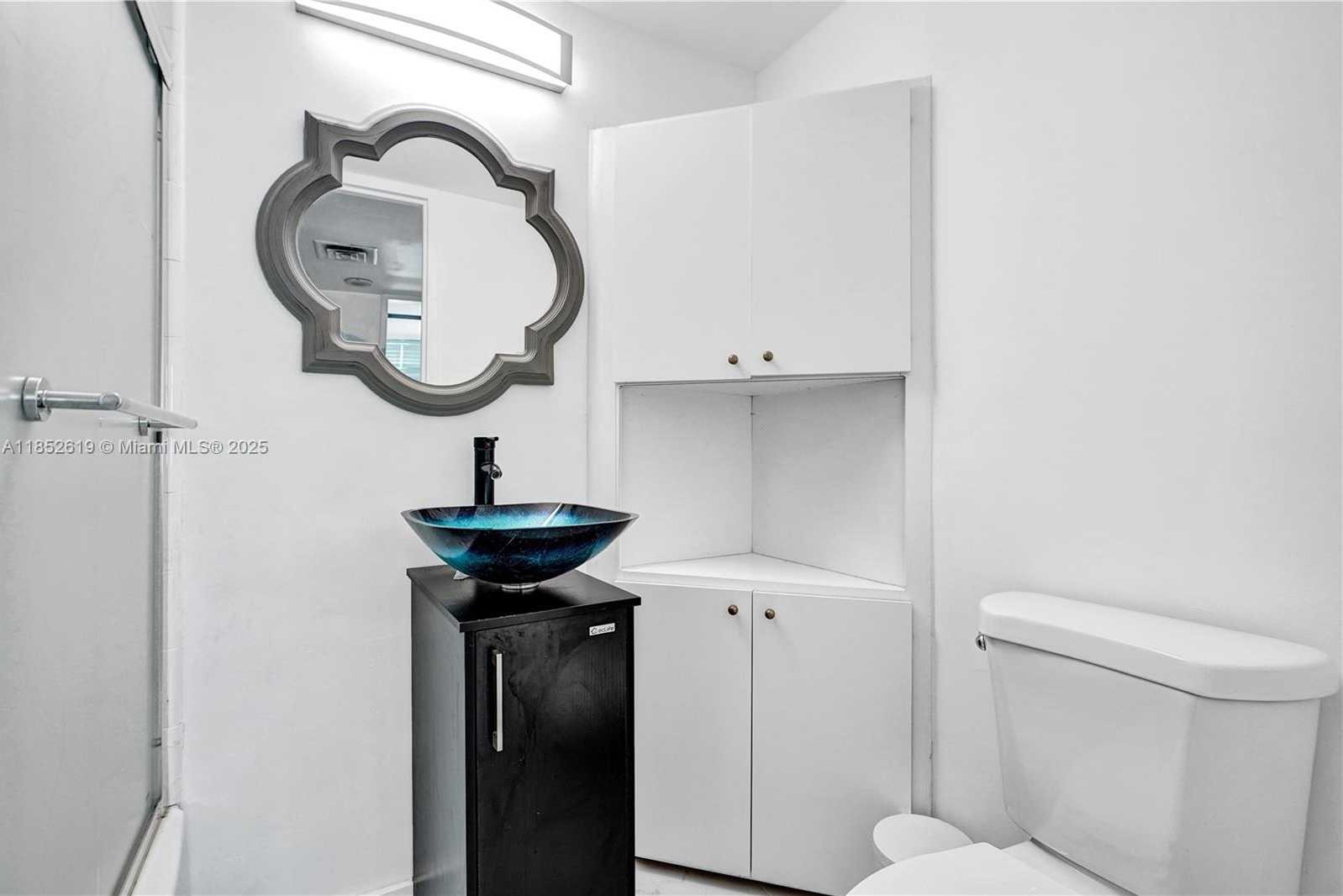 Small Image of 5055 COLLINS AVE #5A, Miami Beach Number 18