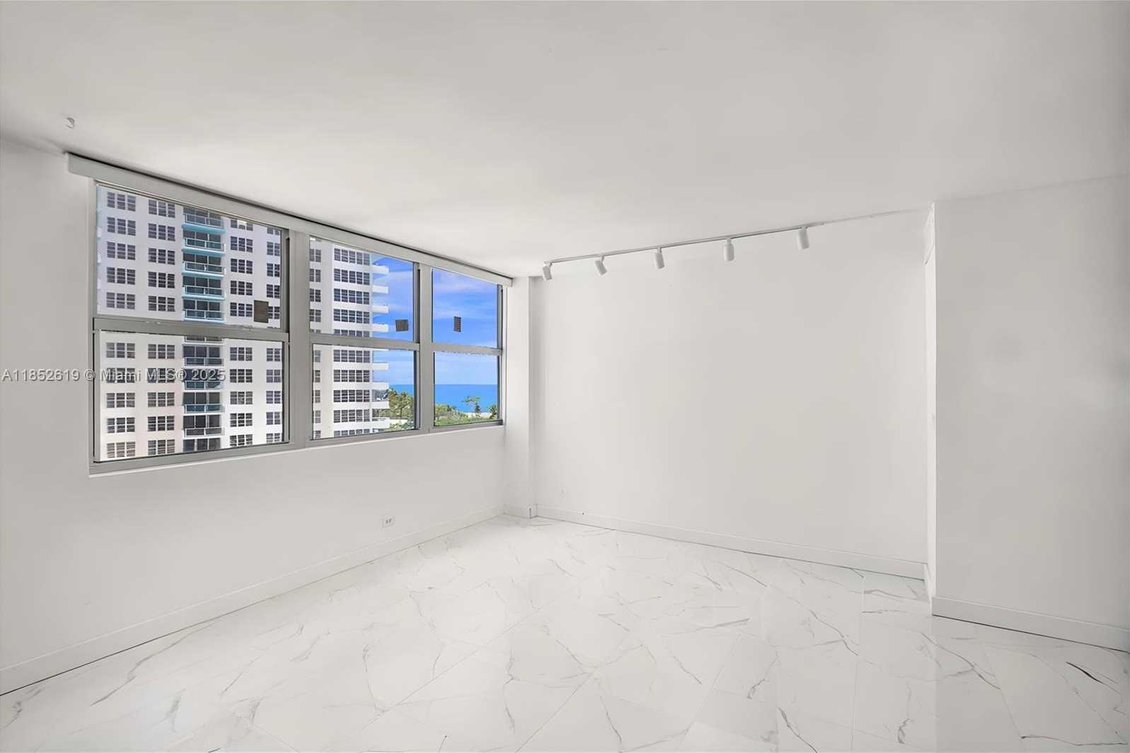 Small Image of 5055 COLLINS AVE #5A, Miami Beach Number 2