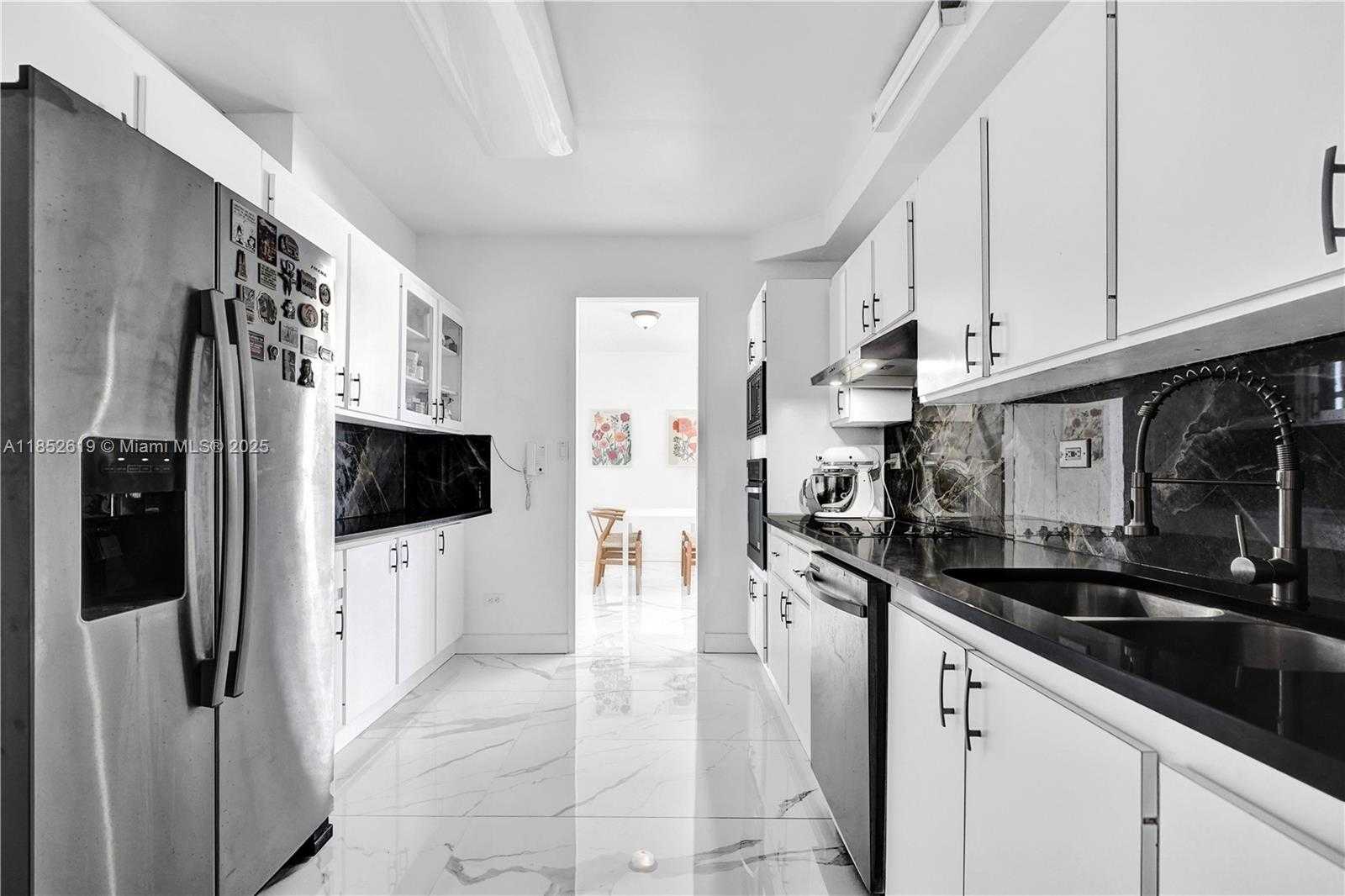 Small Image of 5055 COLLINS AVE #5A, Miami Beach Number 22