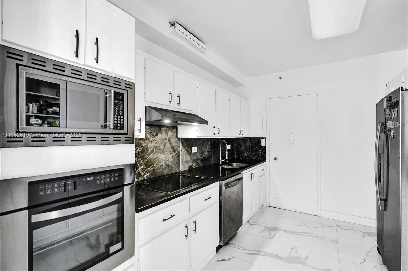 Small Image of 5055 COLLINS AVE #5A, Miami Beach Number 23