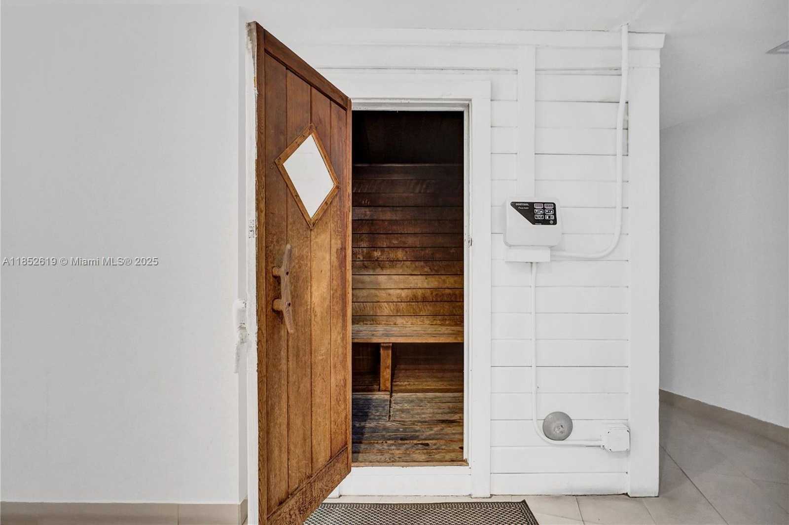 Small Image of 5055 COLLINS AVE #5A, Miami Beach Number 37