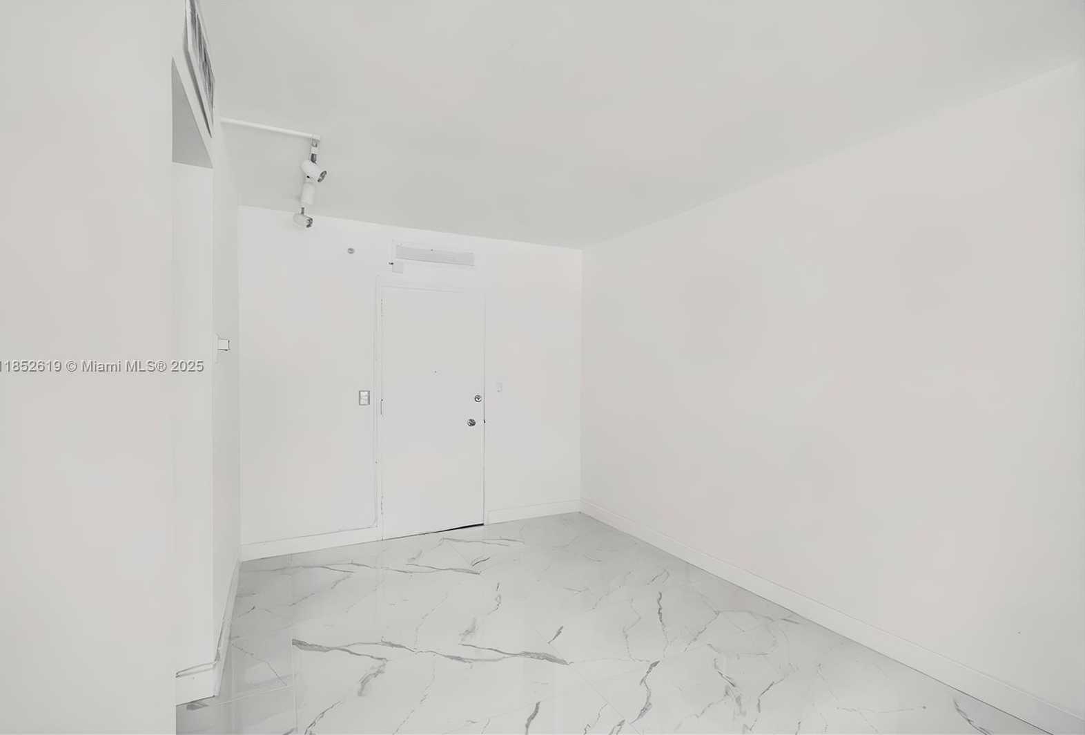 Small Image of 5055 COLLINS AVE #5A, Miami Beach Number 9