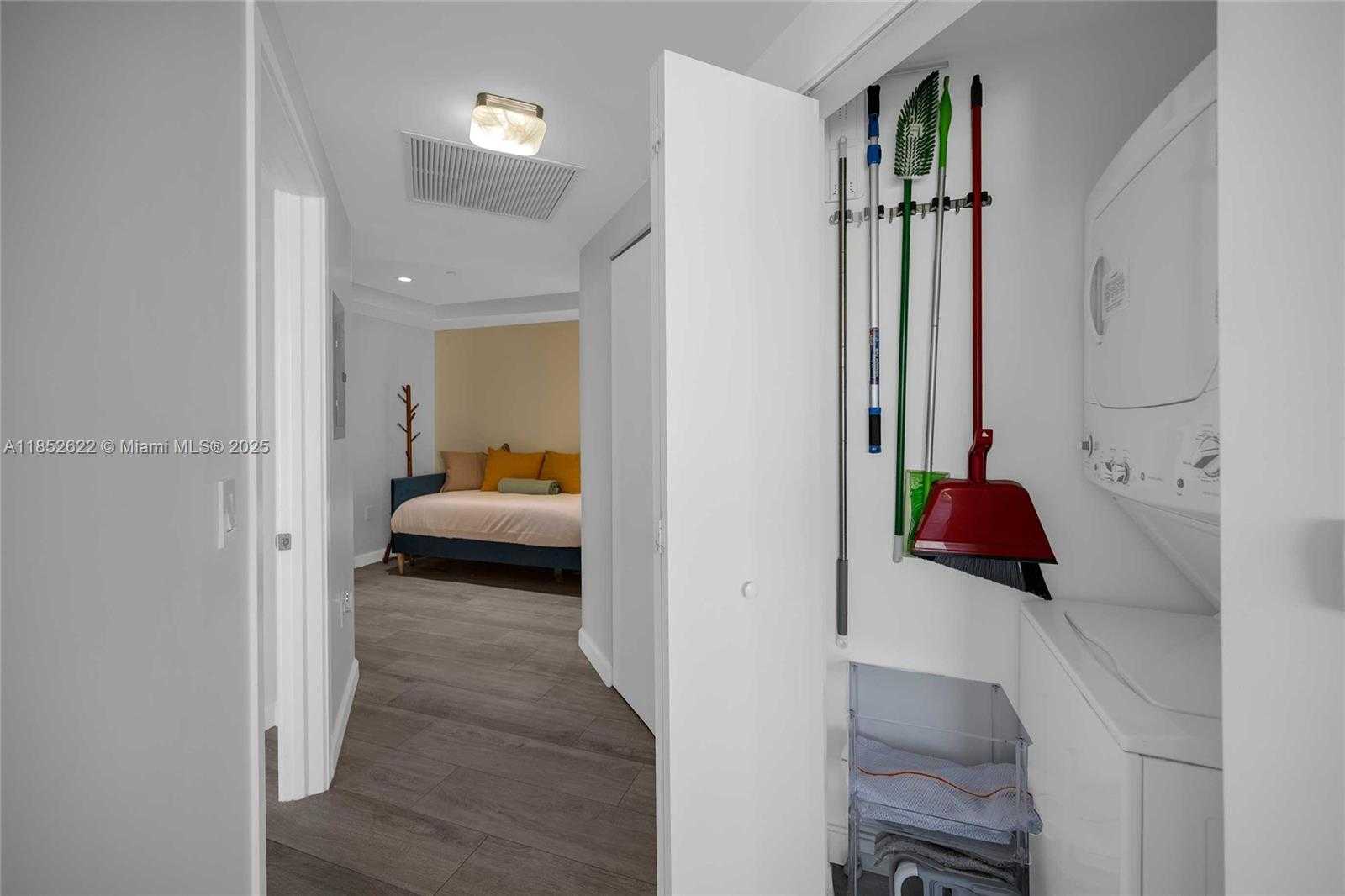 Small Image of 55 SOUTH WEST 9TH ST #3306, Miami Number 15