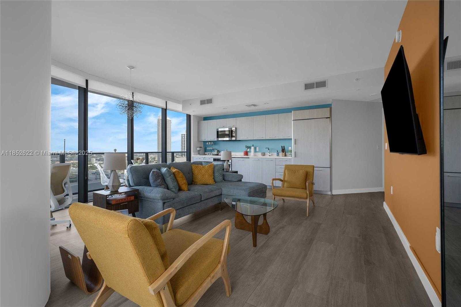 Small Image of 55 SOUTH WEST 9TH ST #3306, Miami Number 4