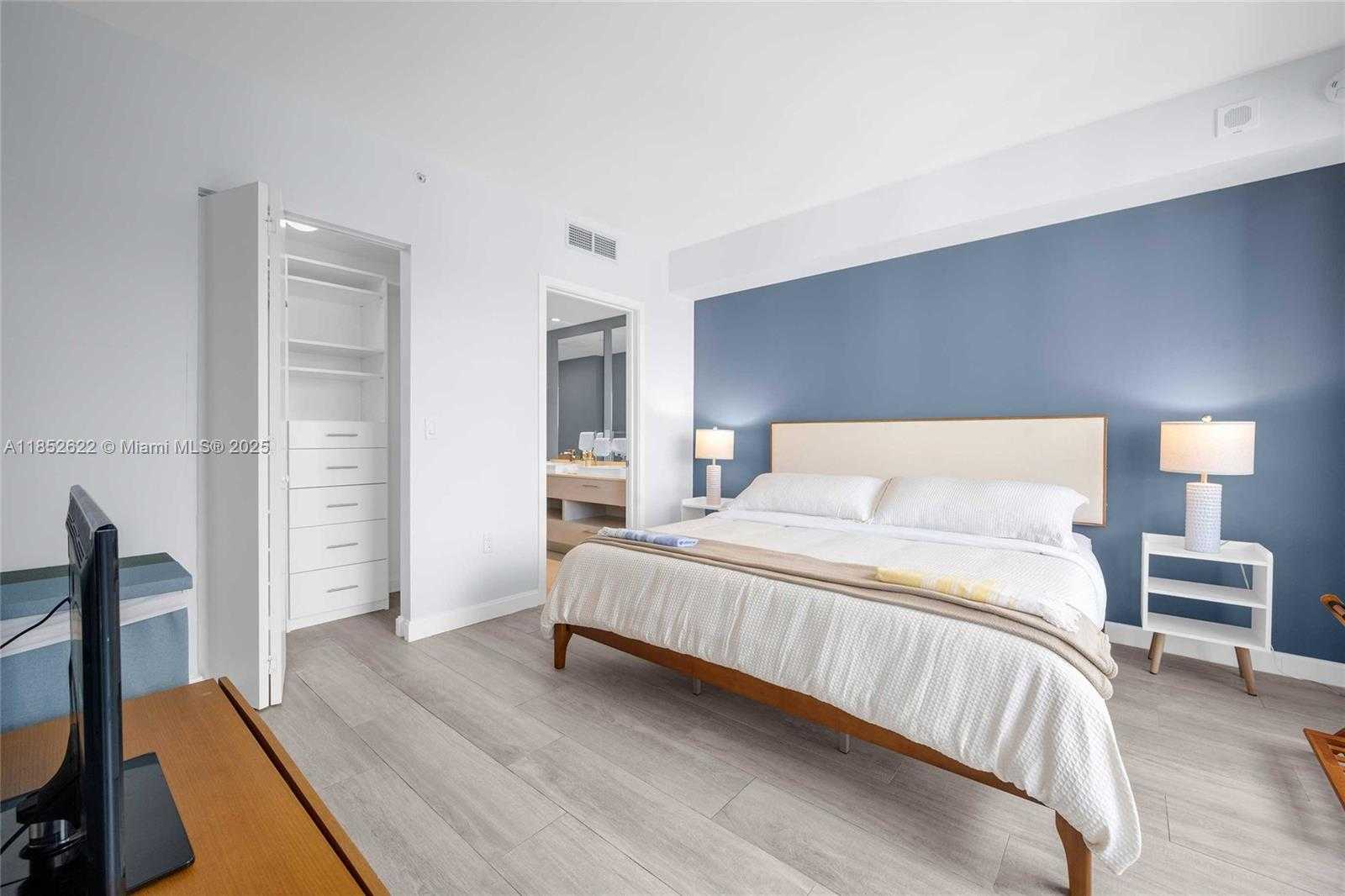 Small Image of 55 SOUTH WEST 9TH ST #3306, Miami Number 6