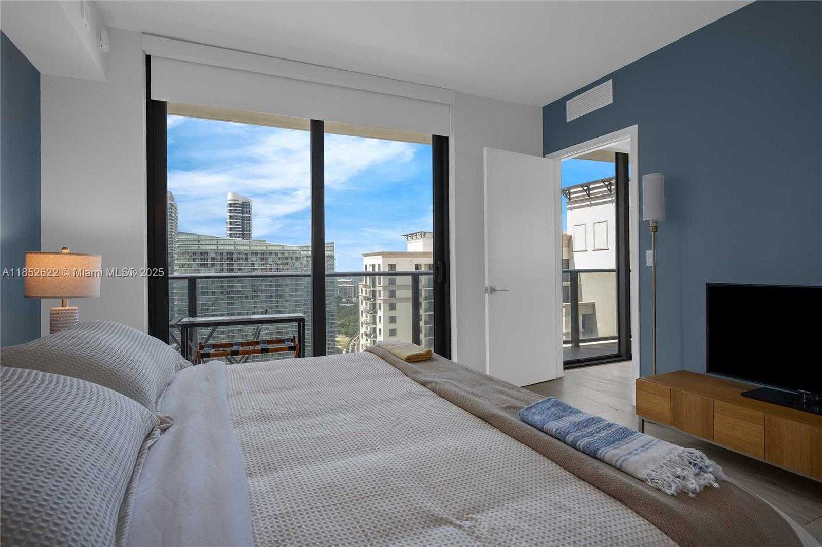 Small Image of 55 SOUTH WEST 9TH ST #3306, Miami Number 7