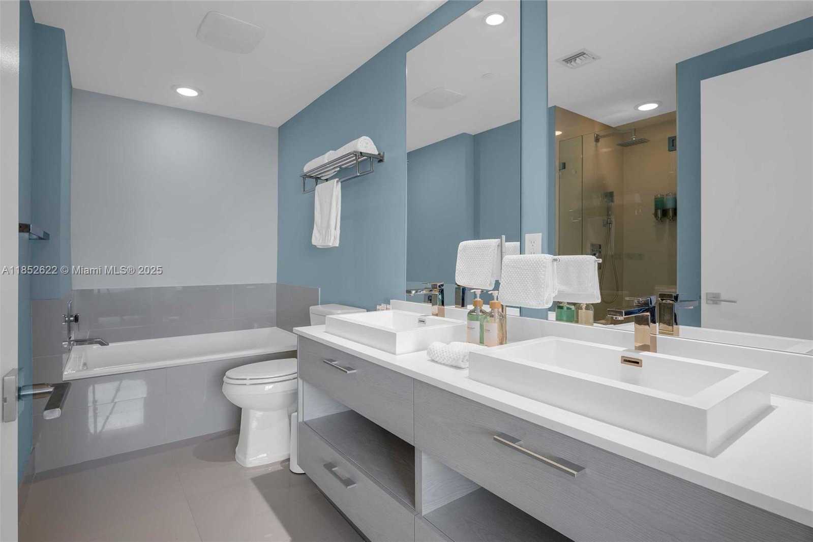 Small Image of 55 SOUTH WEST 9TH ST #3306, Miami Number 9