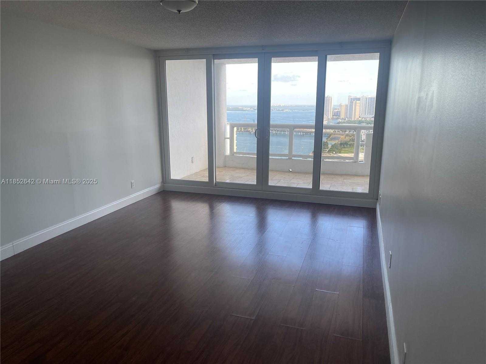 Small Image of 1717 NORTH BAYSHORE DR #B-4155, Miami Number 8