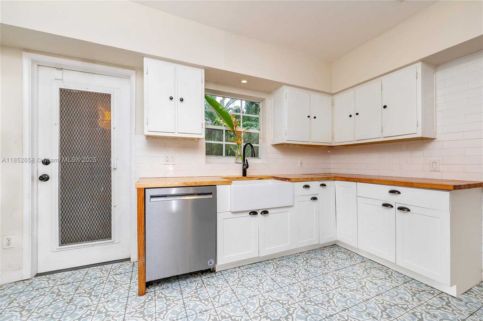 Small Image of 535 NORTH EAST 51ST ST, Miami Number 9